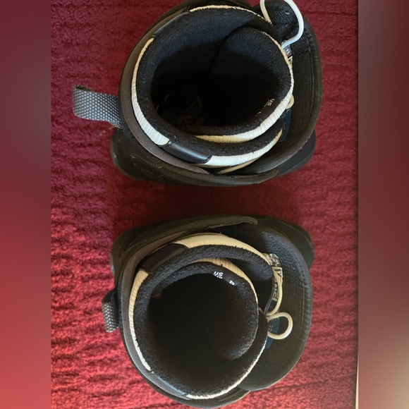 Vans 'Veil' Snowboard Boots…like new! Fits 9-9.5 with wool socks. - Picture 7 of 8